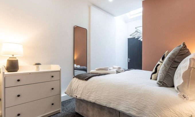 Riverside Apartamento | WiFi | Parking | City attractions