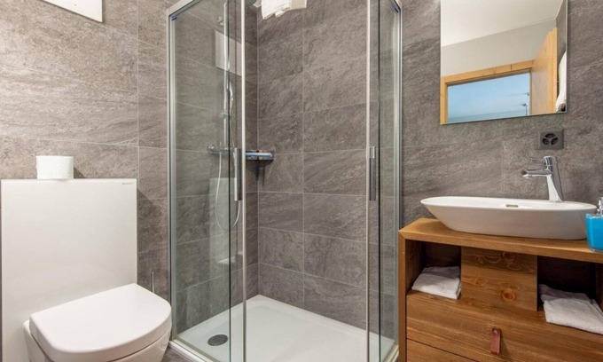 Vercorin Apartamento | Wifi, ski-in/ski-out & foot of the slopes, sauna, hammam, terrace, balcony, tv, ski locker, 35m²