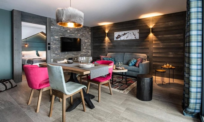 Val-d'Isere Apartamento | Wifi, fitness, piscina, sauna, hammam, balcón, chimenea o estufa a leña, tv, local para esquís, 60m²