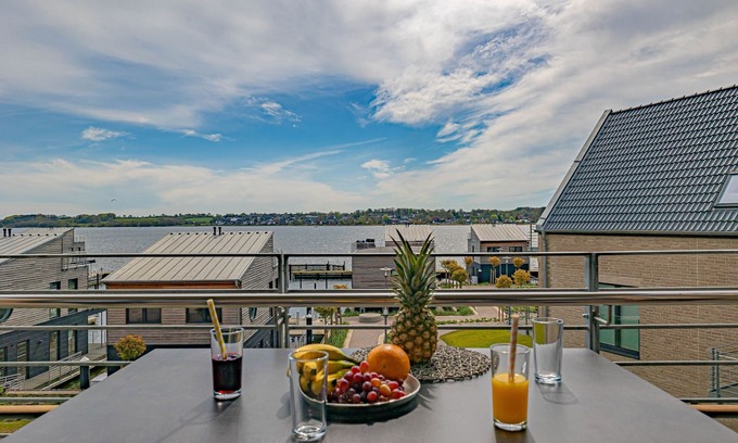 Schleswig Apartamento | Wiking-koje 6 - Aufzug, 2. OG, Barrierearm, Balkon, Dusche, TV, Parkplatz