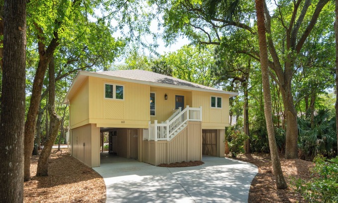 Twin Oaks Casa | Wild Dunes-Twin Oaks Lane-Updated, walk to beach and nearby shops!