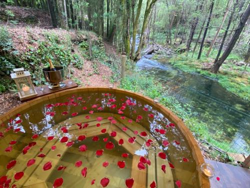 Cardielos Otro | Wild Glamping Portugal - relax by Serra de Arga waterfalls in Viana do Castelo with hot tub