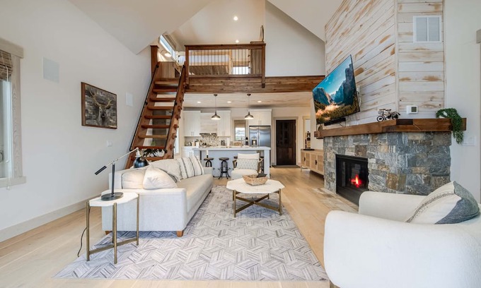 Eureka Casa | Wilderness Club Golfer's Cottage w/ Hot Tub!