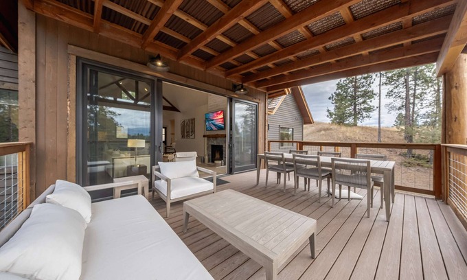 Eureka Casa | Wilderness Club Haven for 12!