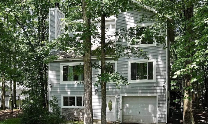 East Stroudsburg Chalet De Esquí | Wildhaven - Movie Room, Pool & Lakes, Near Camelback