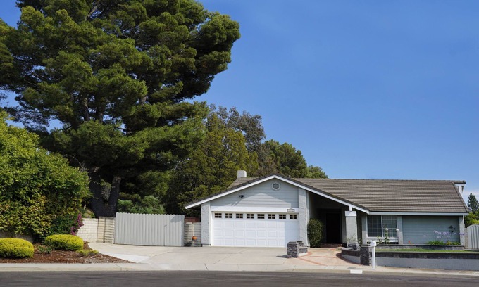 Thousand Oaks Casa | Wildwood: Bed, Bike & Hike