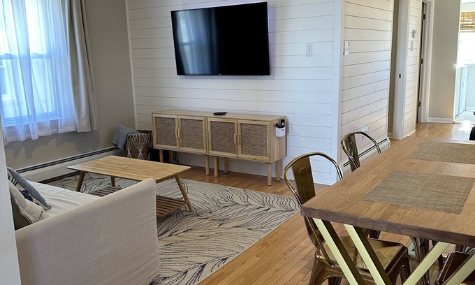 Wildwood Casa | Wildwood Coastal Cottage [walking distance to restaurants]