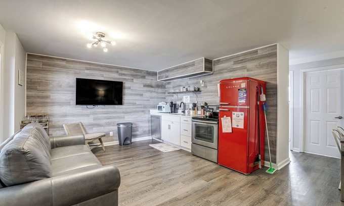 North Wildwood Condominio | Wildwood Condo: Community Pool, Walk to Beach!