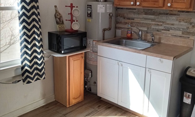 Wildwood Cabaña | Wildwood Cottage-15 minute walk to Beach/Boardwalk.