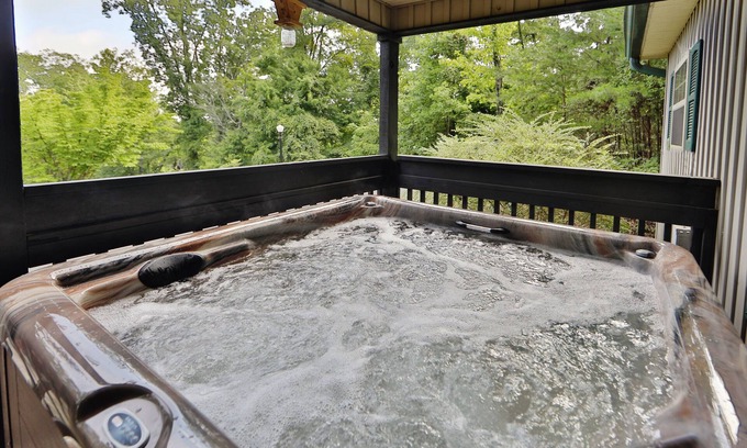 Pigeon Forge Chalet De Esquí | La comodidad es definitivamente algo que apreciará de esta propiedad única.