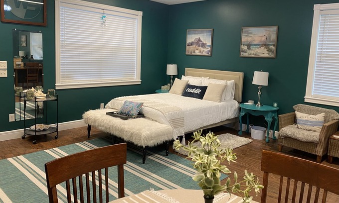 Upper Grand Lagoon Apartamento | Wiley Ranch on the Beach - Private studio just minutes from the beach. Sleeps 4