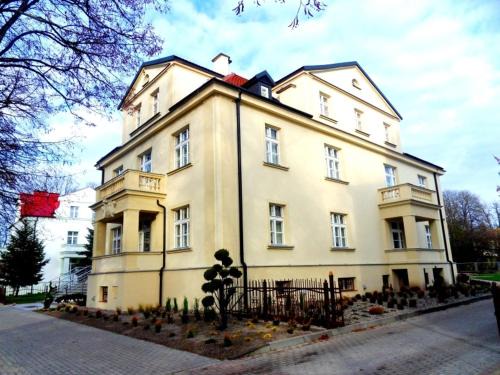 Inowroclaw Cama Y Desayuno | Willa AS