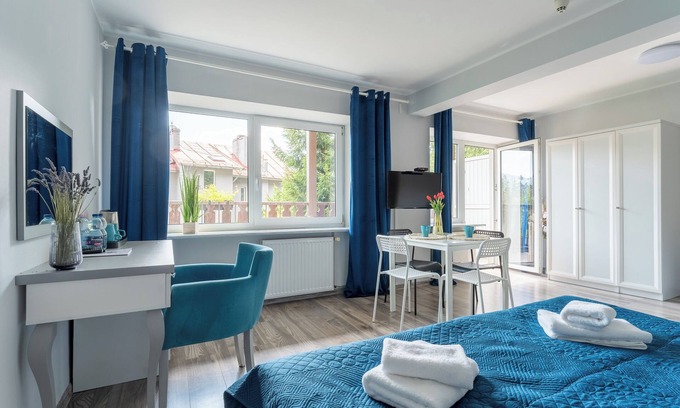Szklarska Poreba Villa | Willa SONATA, quiet place near main sidewalk. Appartment for 4 persons. App 102.