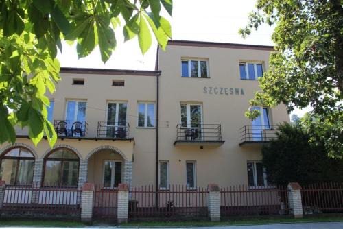 Piwniczna-Zdroj Casa | WILLA "SZCZĘSNA"