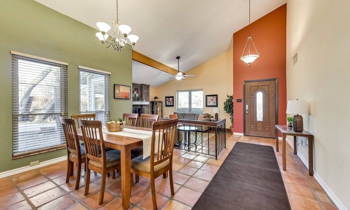 Bedford Casa | Willow Bend: 4-Bedroom Tranquil Escape