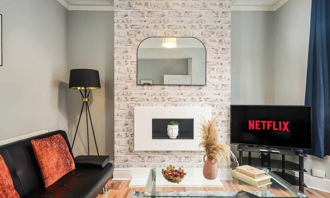 Croham Casa | Willow House - 2-Bedroom House In Merseyside
