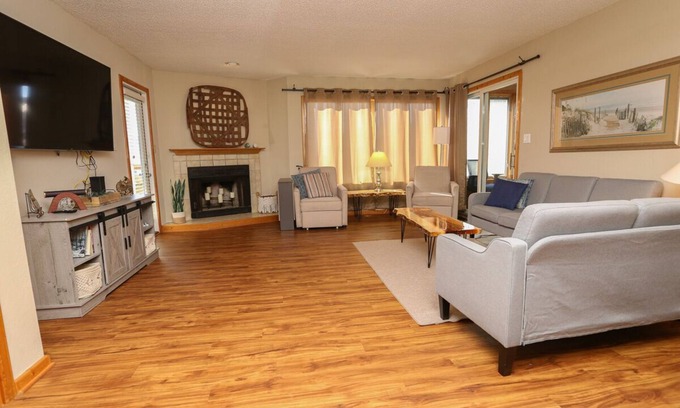 Southern Shores Condominio | Dog-friendly Soundside 2 BR condo w/community pool and sound access