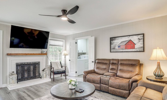 Wilmington Casa | Wilmington Getaway w/ Fire Pit, 8 Mi to Beaches!