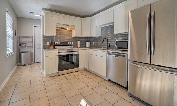 Silver Lake Casa | Wilmington Home Close to Beach + Boardwalk!