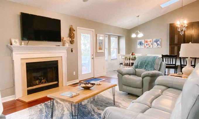 Kings Grant Casa | Wilmington home close to Wrightsville Beach, Downtown Riverfront, and Airport.