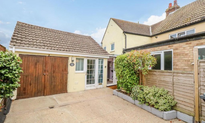 Caister-on-Sea Casa | Wilrose Cottage