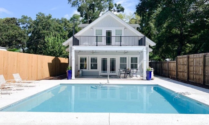 Demere Park Casa | Wind Down Pool Side in your Private Oasis at Ava Mae Cottage