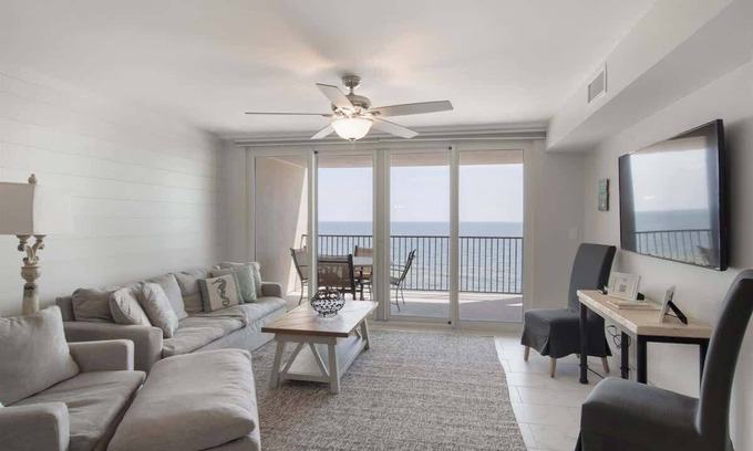 Orange Beach East Apartamento | Wind Drift 611 SW Chic Coastal Vibes & Gulf Tides