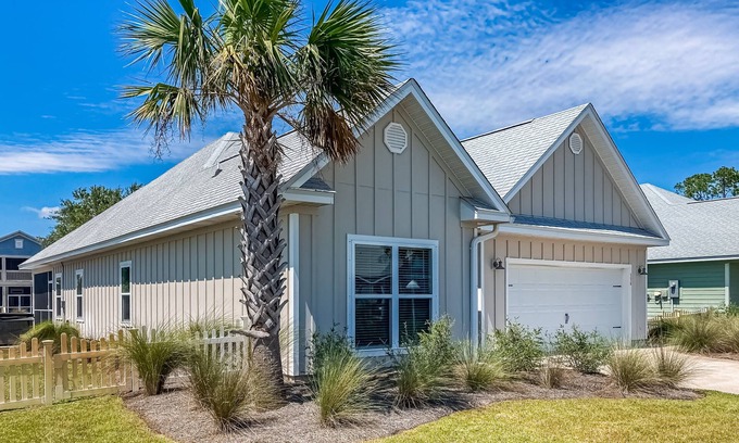 Port St. Joe Casa | Windmark - Day Drinking | House in Port St Joe with a hot tub & additional suite