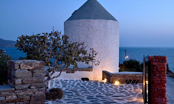 Koundouros Villa | Windmill Retreat - Piscina y vistas al mar cerca de una ensenada de guijarros