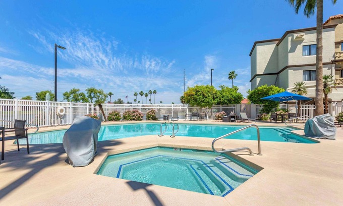 Surprise Original Townsite Hotel | Windmill Suites Surprise - Phoenix, Ascend Hotel Collection