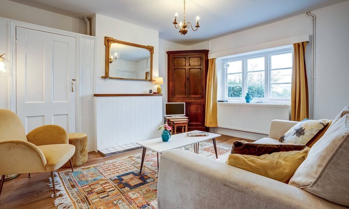 Long Hanborough Casa | Windrush Cottage | Oxfordshire Holiday Let | 2 Bedrooms & Sleeps 4