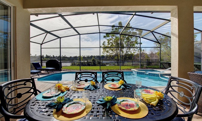 Windsor Hills Villa | Windsor Hills Premium MDM 4/4 Lake View Home w / South Pool - A 2 millas de Disney