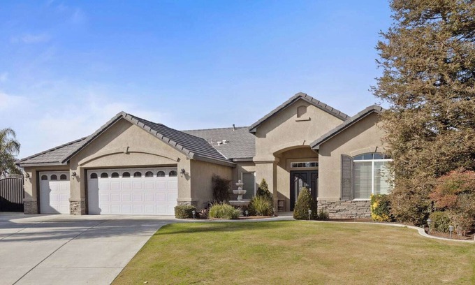 Greenacres Casa | Windward Bay Executive 3BR Office Home Pool