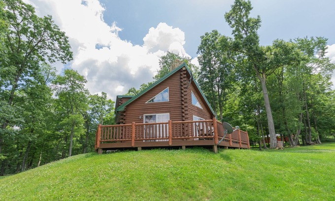 Crellin Cabina | Windy Acres - Casa en el área del lago con jacuzzi