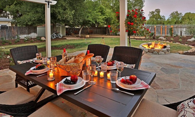 Los Olivos Casa | Wine Barrel Cottage - Encanto y diversión elegantes en Los Olivos
