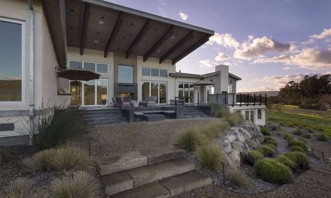 Sonoma Casa | Finca privada de viñedos de Carneros que incluye mayordomo / chef / servicio de limpieza con personal.