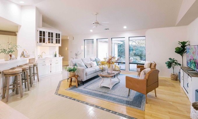 Temecula Cabaña | Wine Country ‘Sunshine Cottage’ w/ Patio!