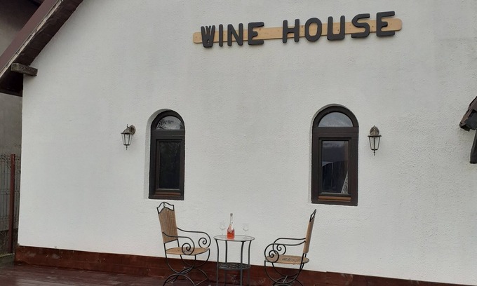 Urlati Casa | Wine House