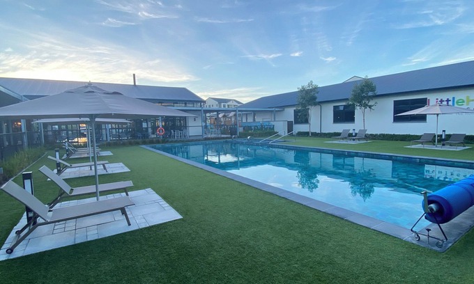 Trawal Apartamento | Winelands Flat in Secure Estate w/ pool & gym. Pet friendly and weekly cleaning!