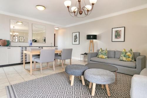 Stellenbosch Cabina | Winelands Golf Lodges 12