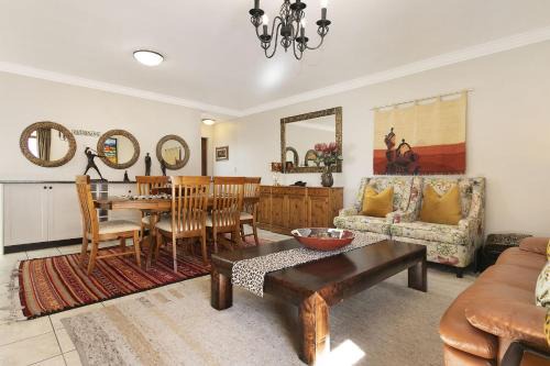 Stellenbosch Cabina | Winelands Golf Lodges 14