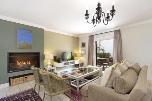 Stellenbosch Cabina | Winelands Golf Lodges 16