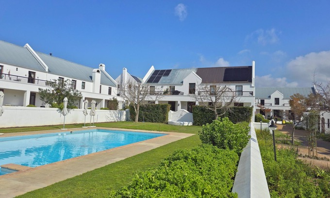 Stellenbosch Villa | Winelands Golf Lodges at De Zalze