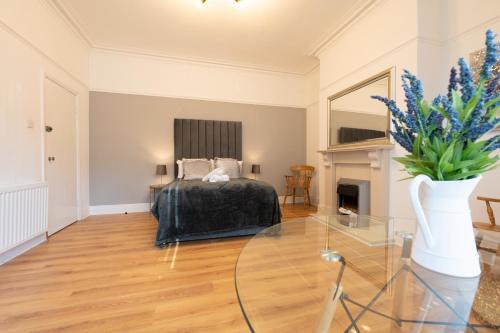 Fenham Casa | Wingrove 5 Bdrm Large House Free Parking and Wifi