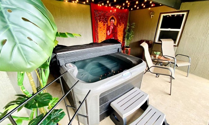 Cascade-Chipita Park Condominio | Winnemucca Spa; wet sauna, hot tub, views