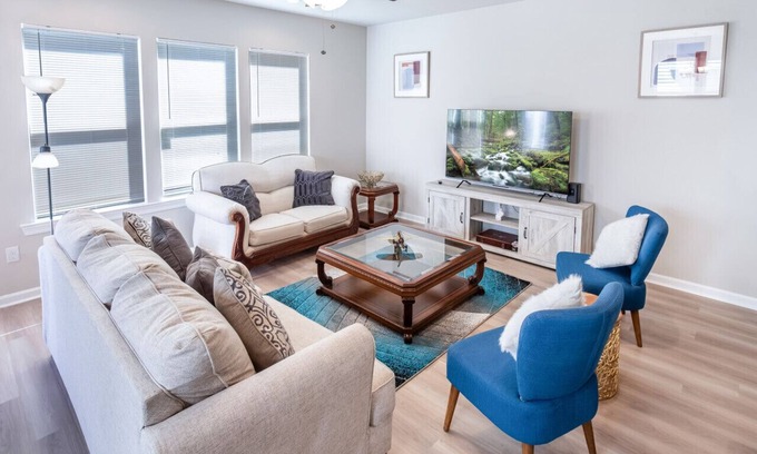 Highlands - Perkins Casa | Winners Paradise Steps from Tiger Country - BC1033
