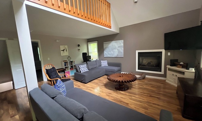 Moultonborough Casa | Se admiten perros casa en Suiza por el lago Winnipesauke
