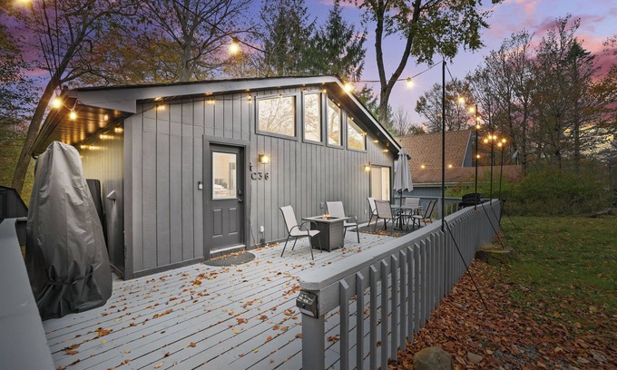 Tobyhanna Cabina | Winter Escape / Fireplace / Firepit / Relaxing