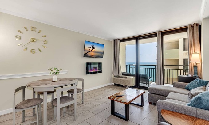 Myrtle Beach Condominio | Remodeled Oceanview Suite, Dogs OK