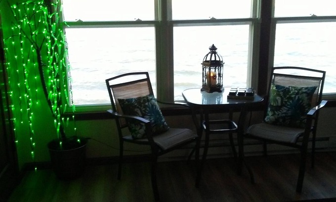 Port Clinton Condominio | PARADISE, LUJOSO LAKEFRONT CONDO EN LAKE ERIE SHORE / DESCUENTOS DE INVIERNO